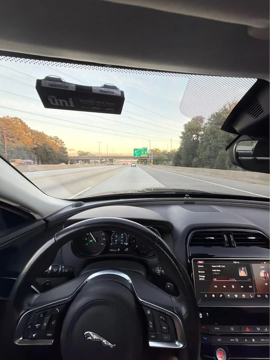 2019 Jaguar XE - Image 5 of 5