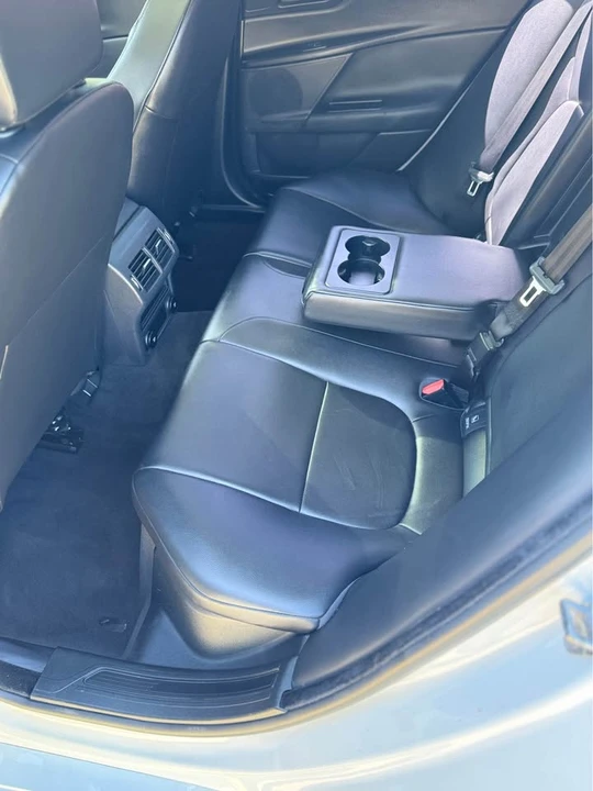 2019 Jaguar XE - Image 14 of 21