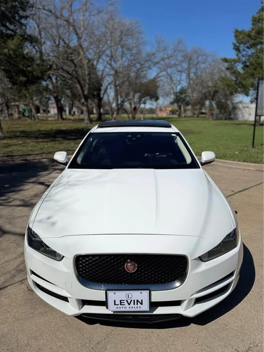 2019 Jaguar XE - Image 3 of 21
