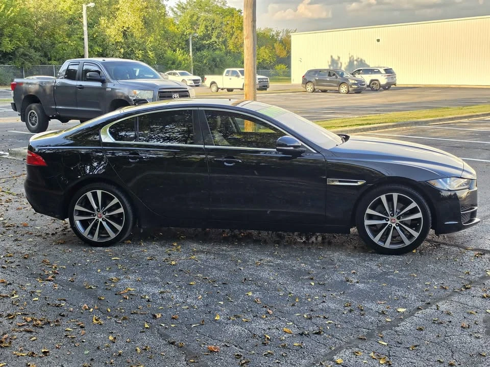 2019 Jaguar XE - Image 4 of 20
