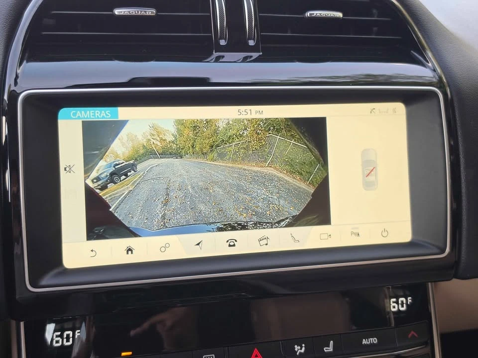 2019 Jaguar XE - Image 16 of 20