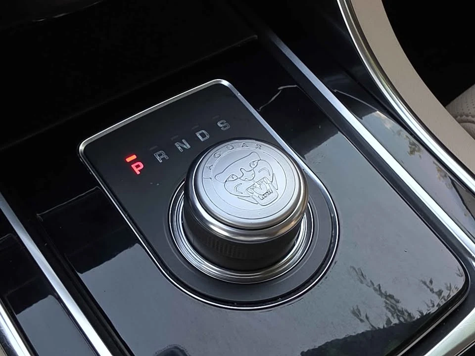 2019 Jaguar XE - Image 20 of 20
