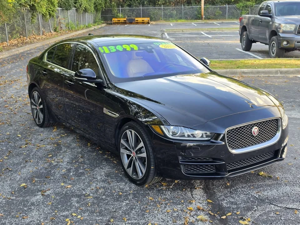 2019 Jaguar XE - Image 2 of 20
