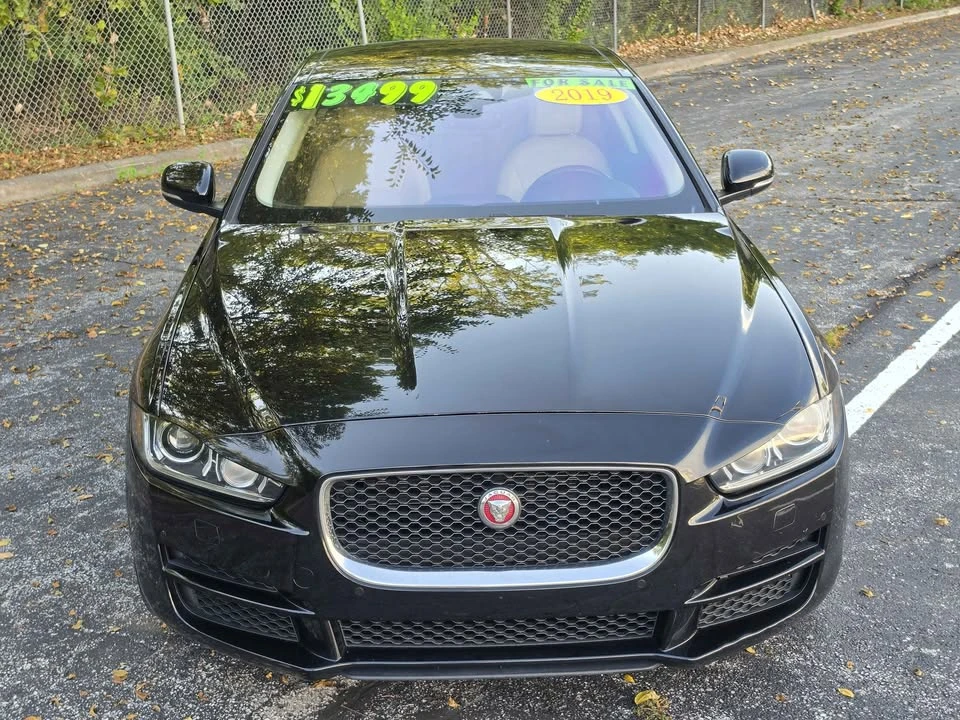2019 Jaguar XE - Image 3 of 20