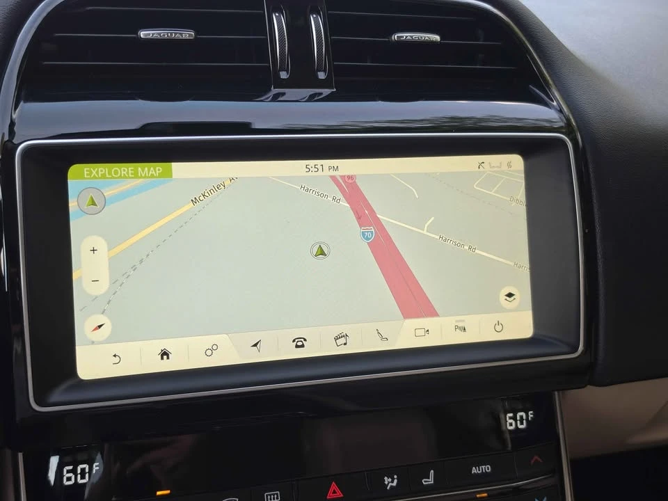 2019 Jaguar XE - Image 15 of 20