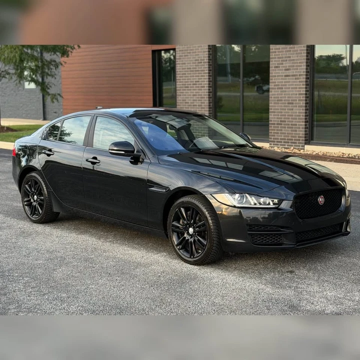 2019 Jaguar XE - Image 11 of 11