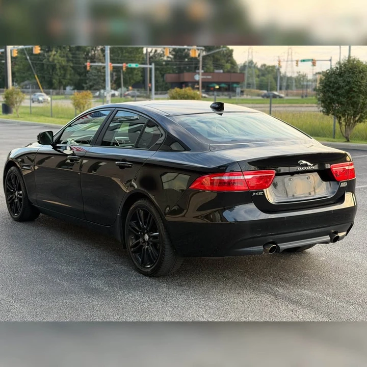 2019 Jaguar XE - Image 3 of 11