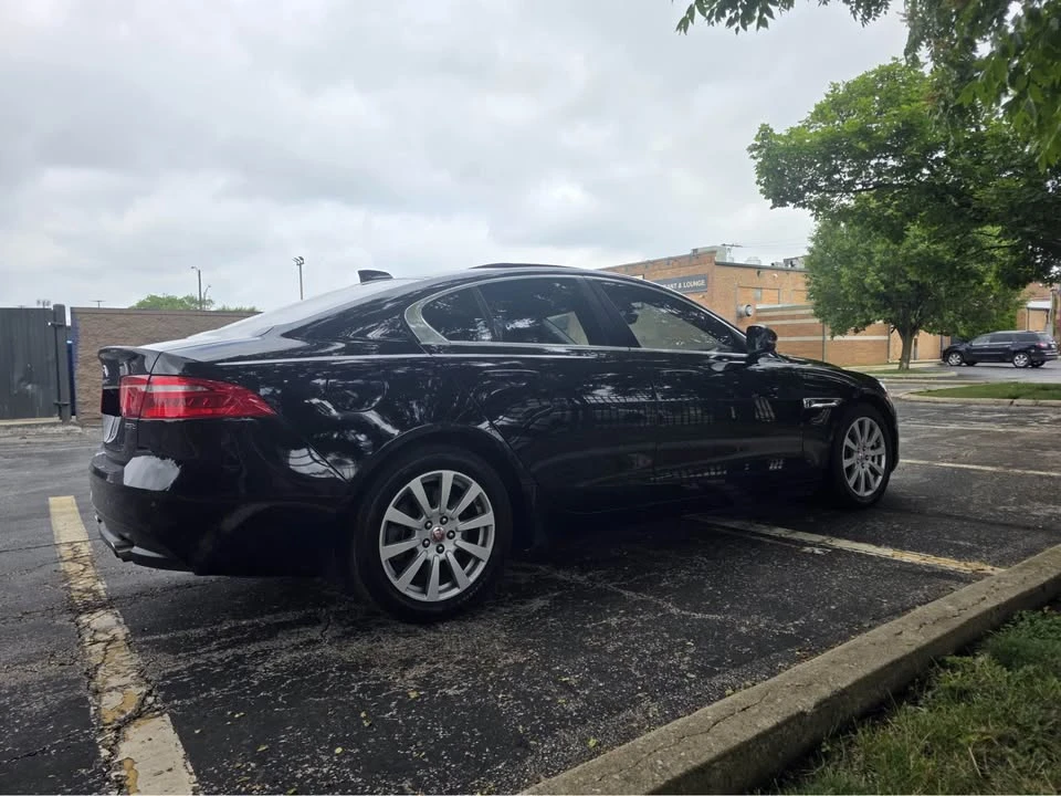 2019 Jaguar XE - Image 10 of 12