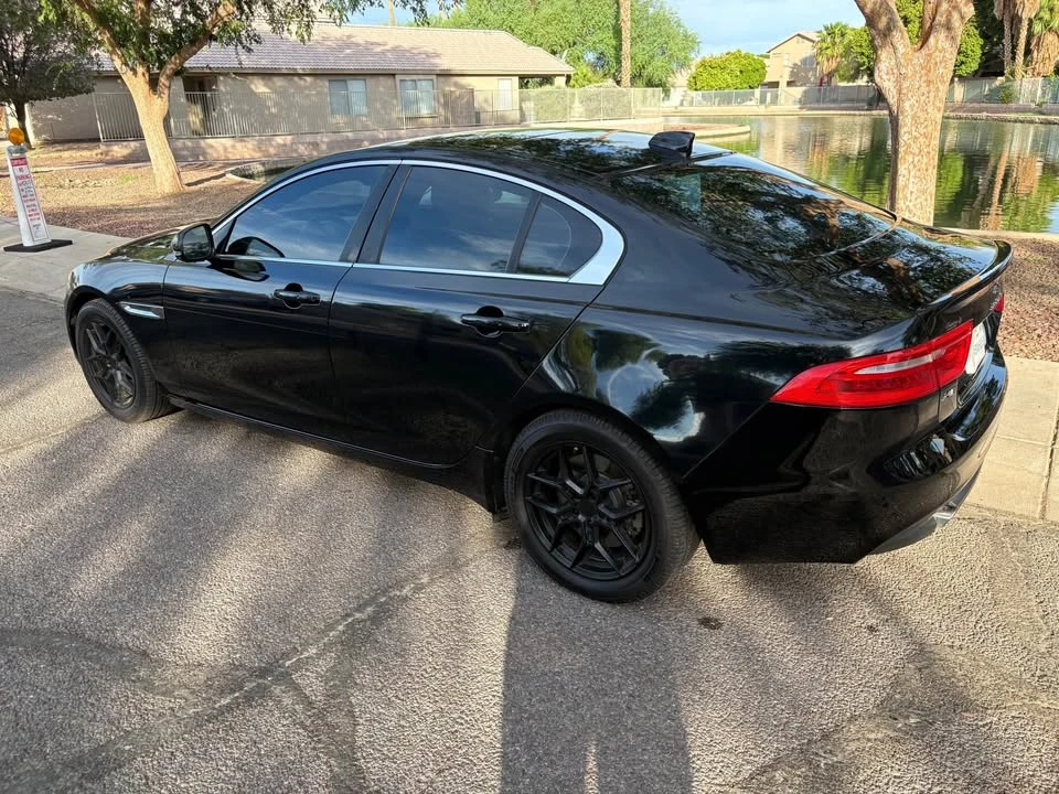 2019 Jaguar XE - Image 3 of 11