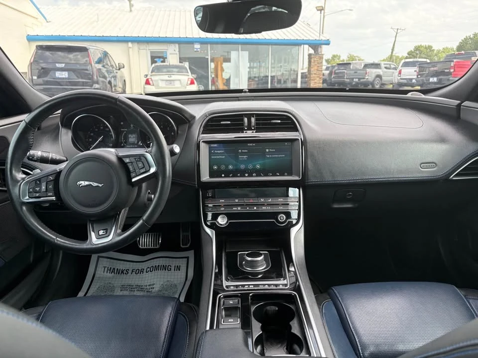 2019 Jaguar XE - Image 13 of 20
