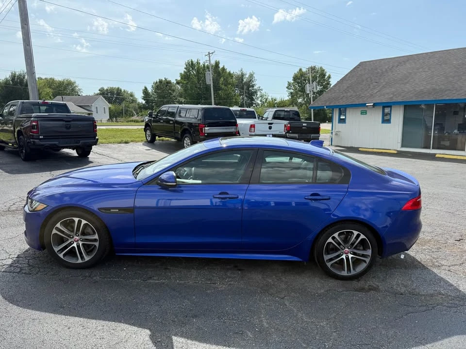 2019 Jaguar XE - Image 8 of 19