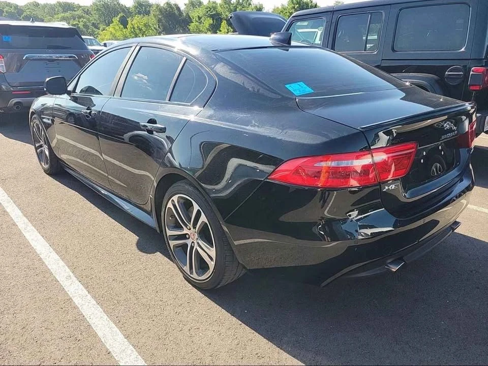 2019 Jaguar XE - Image 4 of 11