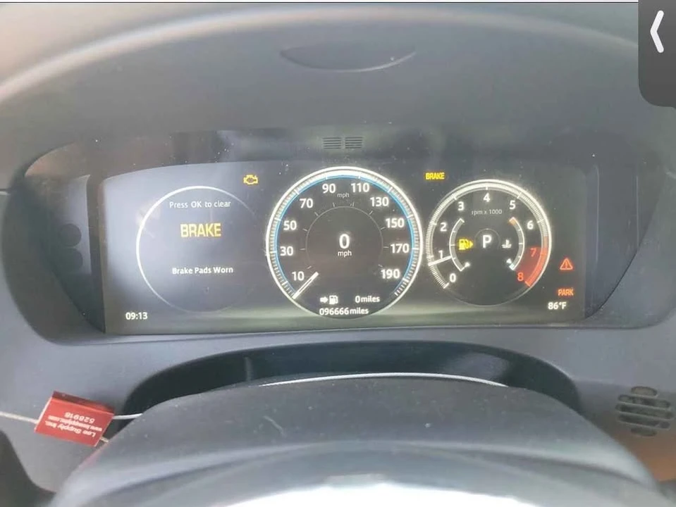 2019 Jaguar XE - Image 8 of 11