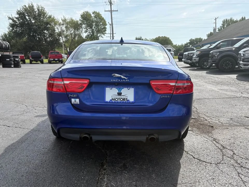 2019 Jaguar XE - Image 4 of 20