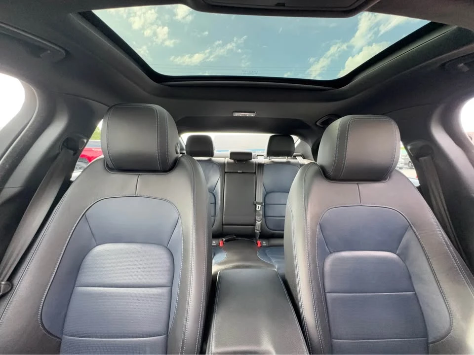 2019 Jaguar XE - Image 12 of 20