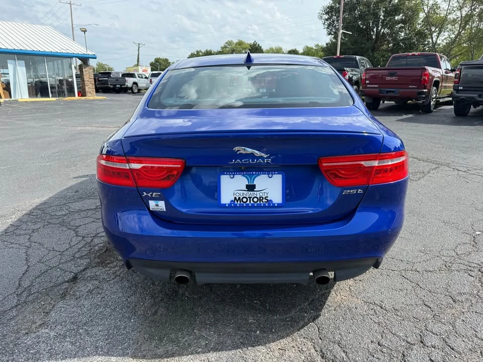 2019 Jaguar XE - Image 6 of 19