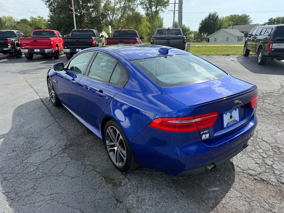 2019 Jaguar XE - Image 7 of 19