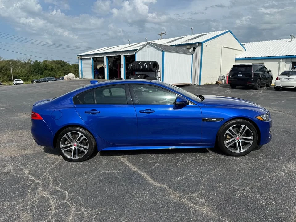 2019 Jaguar XE - Image 4 of 19