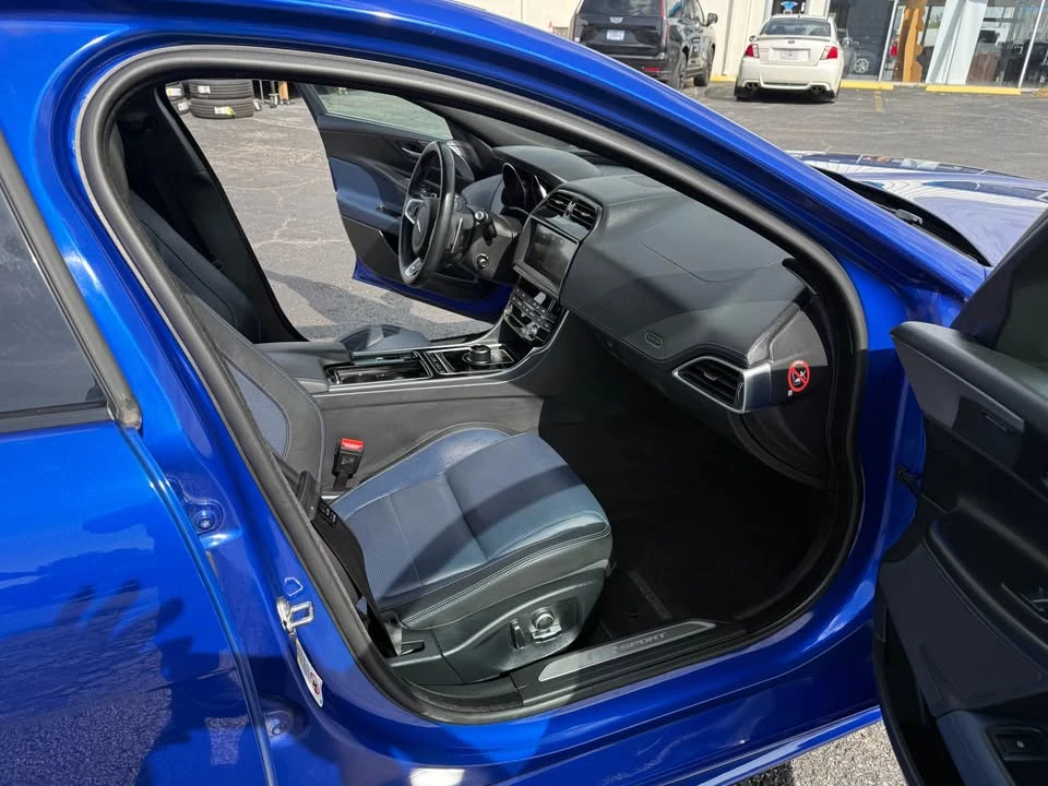 2019 Jaguar XE - Image 19 of 19
