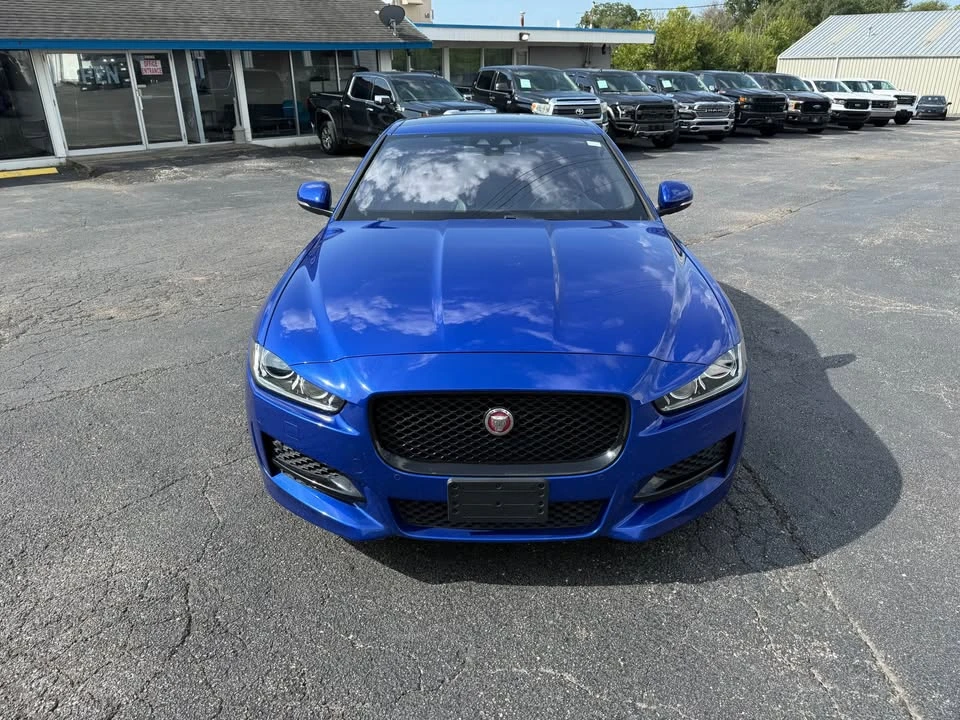 2019 Jaguar XE - Image 2 of 19
