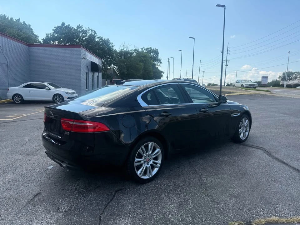 2019 Jaguar XE - Image 6 of 9