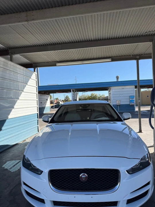 2019 Jaguar XE - Image 2 of 4