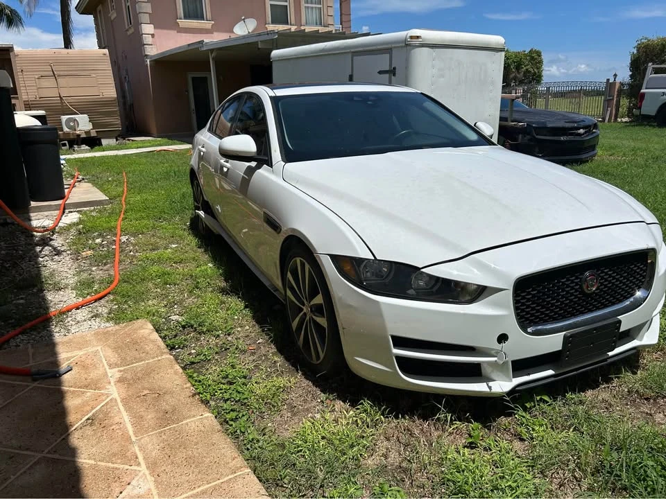 2019 Jaguar XE - Image 2 of 4