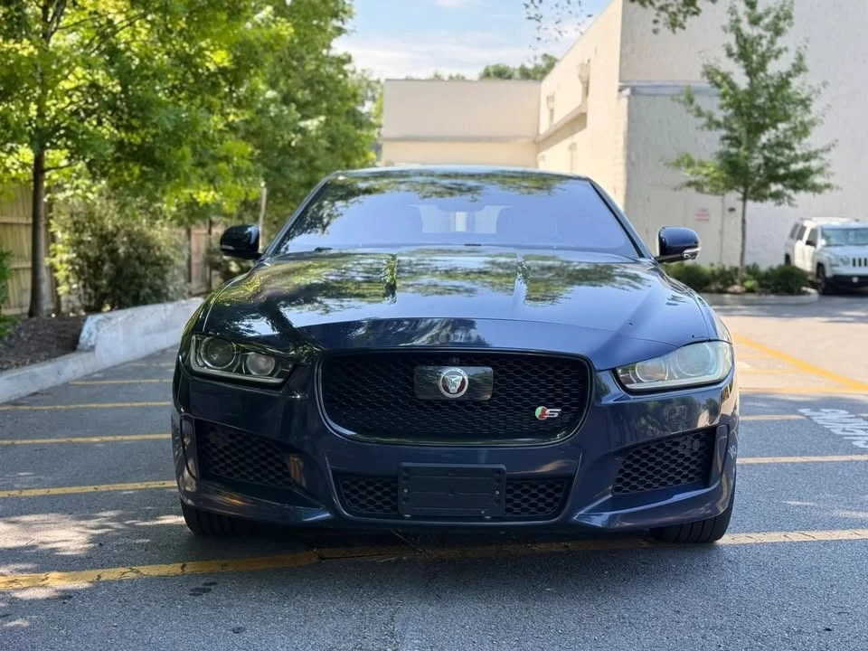 2019 Jaguar XE - Image 2 of 20