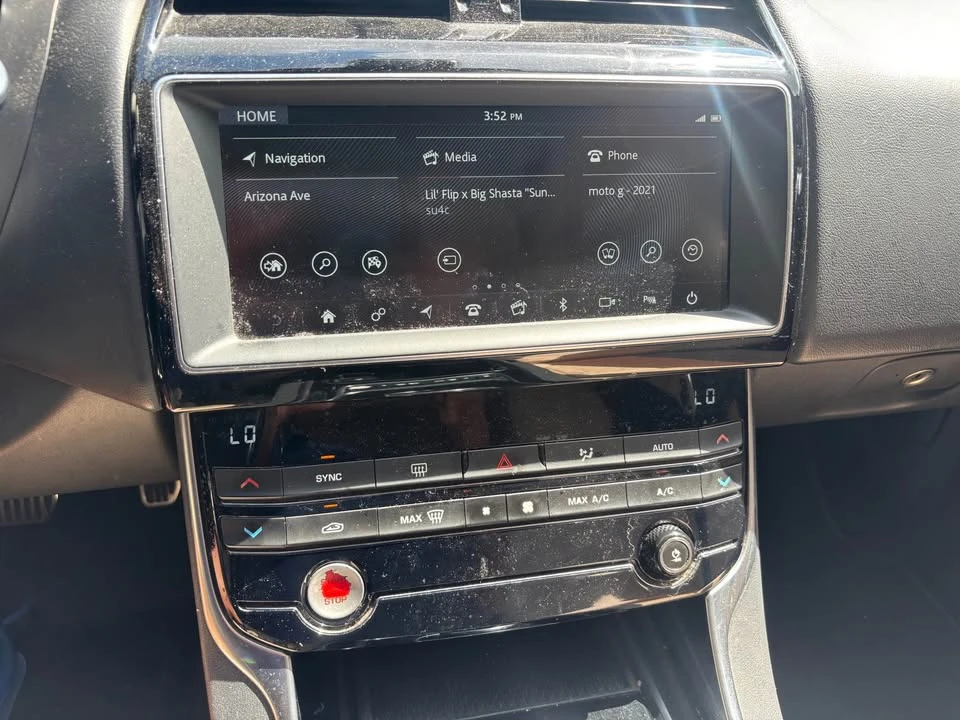 2019 Jaguar XE - Image 7 of 7