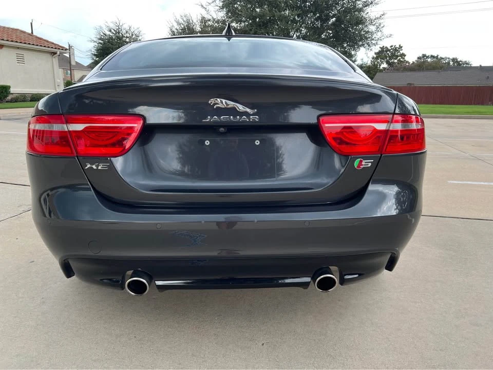 2019 Jaguar XE - Image 2 of 18