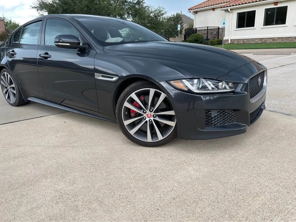 2019 Jaguar XE - Image 6 of 18