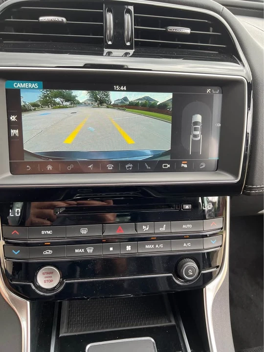 2019 Jaguar XE - Image 12 of 18