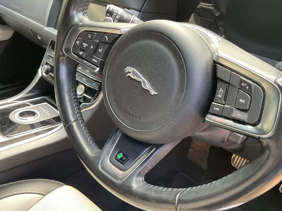 2019 Jaguar X260 XF - Image 15 of 30