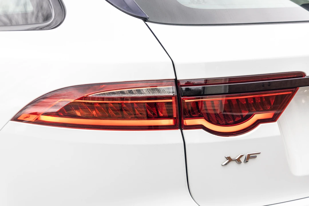 2019 Jaguar X260 XF - Image 16 of 31