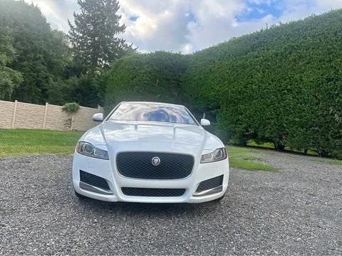 2019 Jaguar XF XF 25t Prestige Sedan 4D