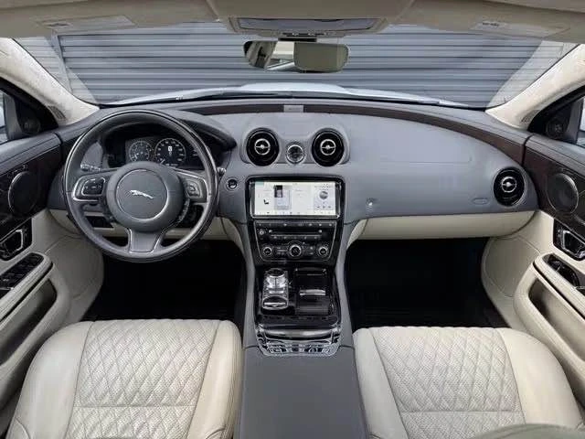 2019 Jaguar X351 XJ - Image 9 of 15