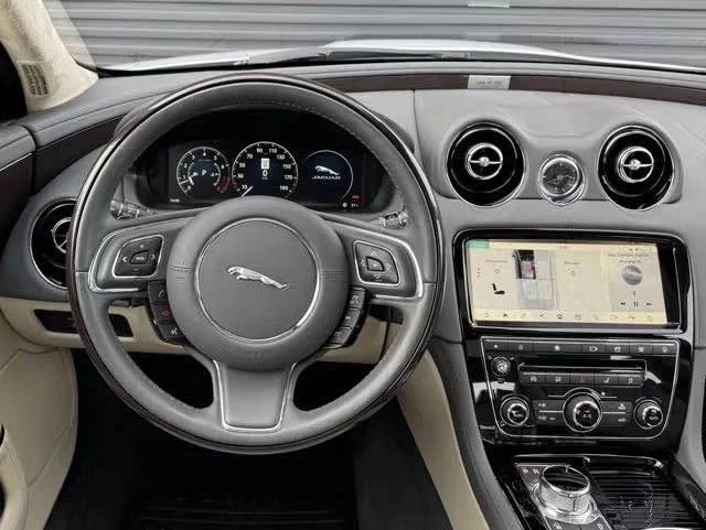 2019 Jaguar X351 XJ - Image 10 of 15