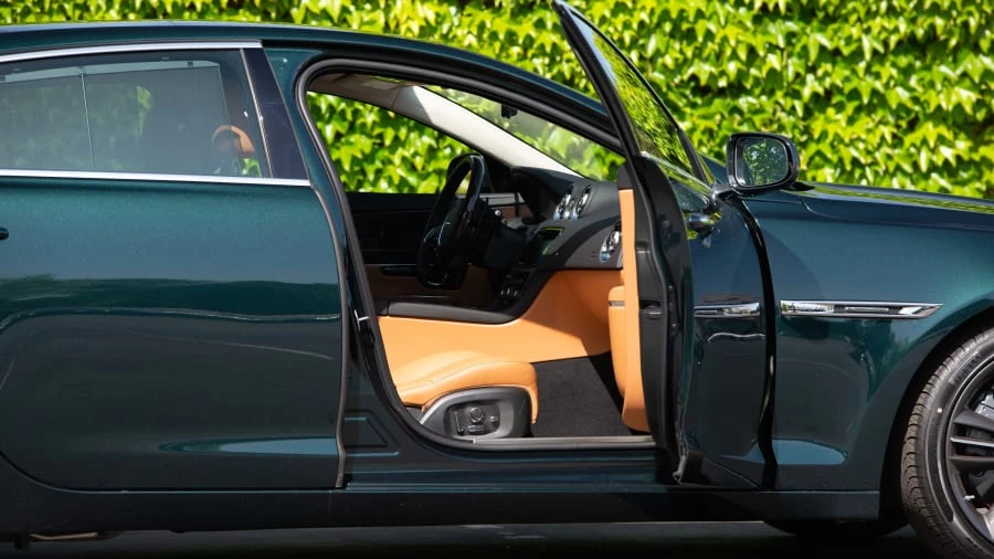 2019 Jaguar X351 XJ - Image 19 of 30