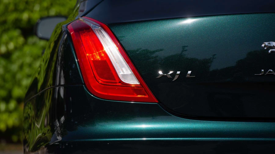 2019 Jaguar X351 XJ - Image 23 of 30