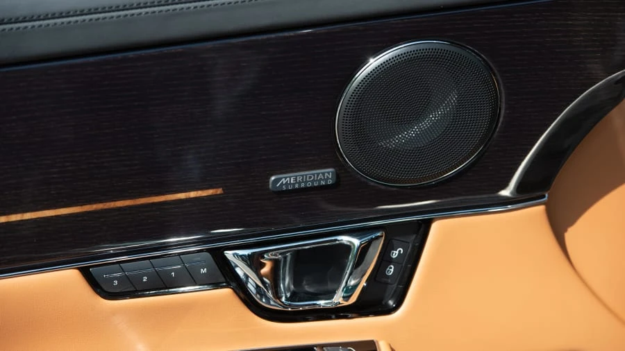 2019 Jaguar X351 XJ - Image 25 of 30