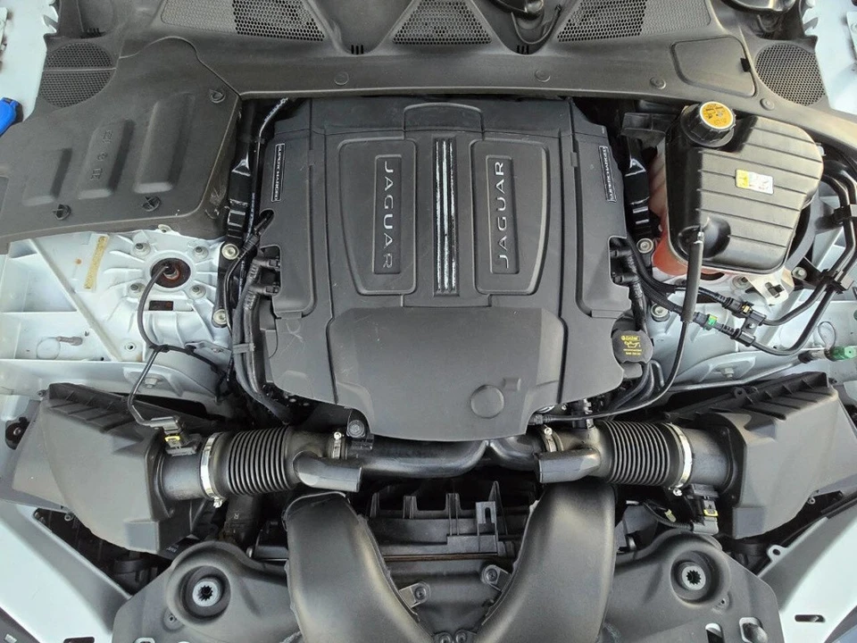 2019 Jaguar X351 XJR - Image 9 of 21