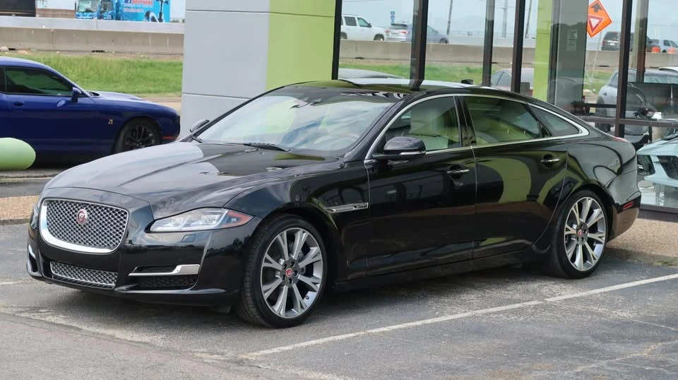 2019 Jaguar X351 XJ - Image 6 of 20