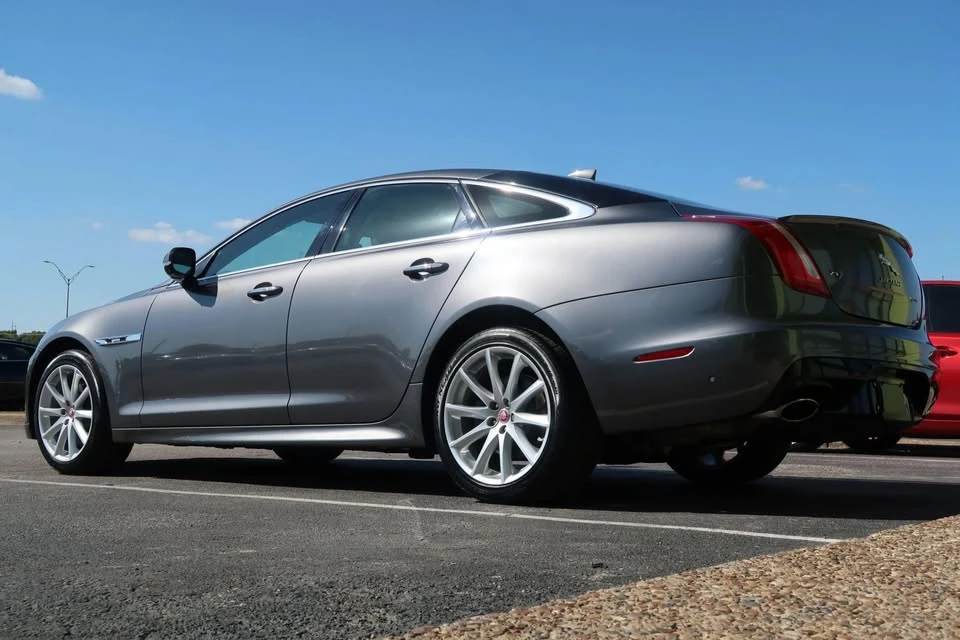 2019 Jaguar X351 XJ - Image 11 of 20