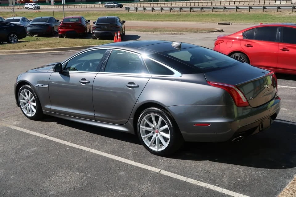 2019 Jaguar X351 XJ - Image 10 of 20