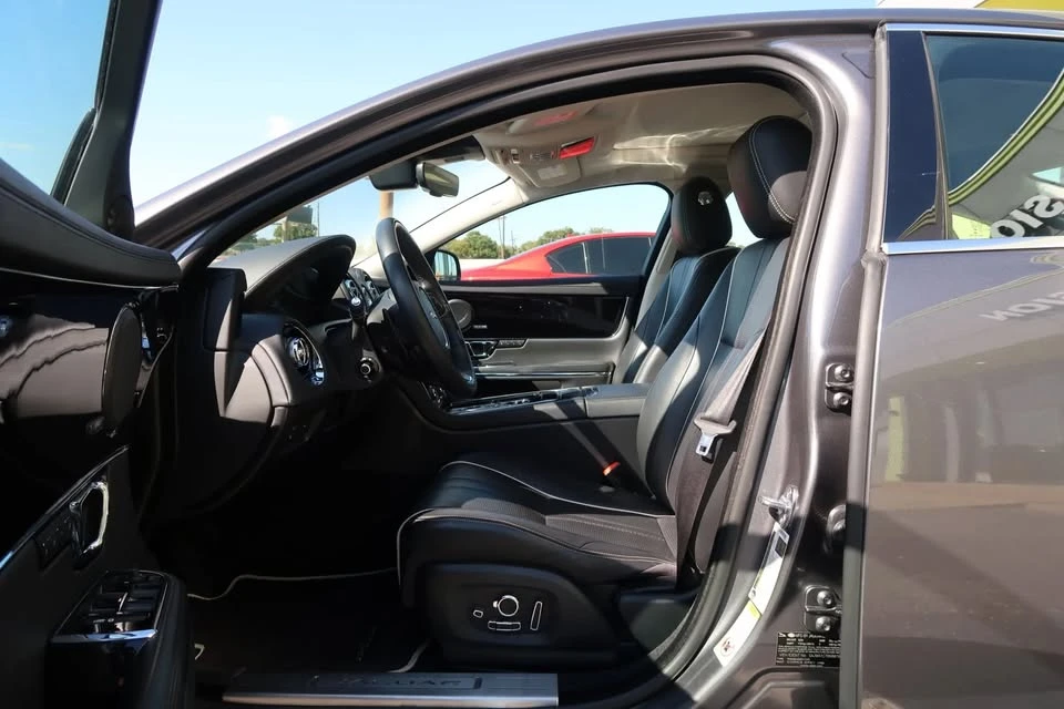 2019 Jaguar X351 XJ - Image 13 of 20