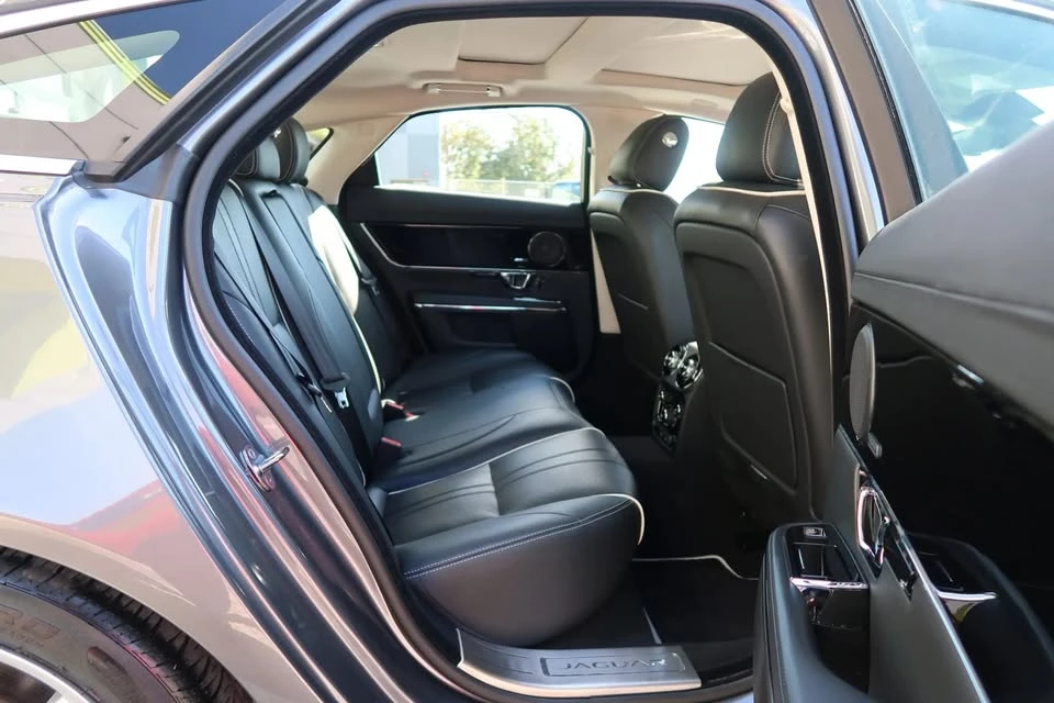 2019 Jaguar X351 XJ - Image 19 of 20