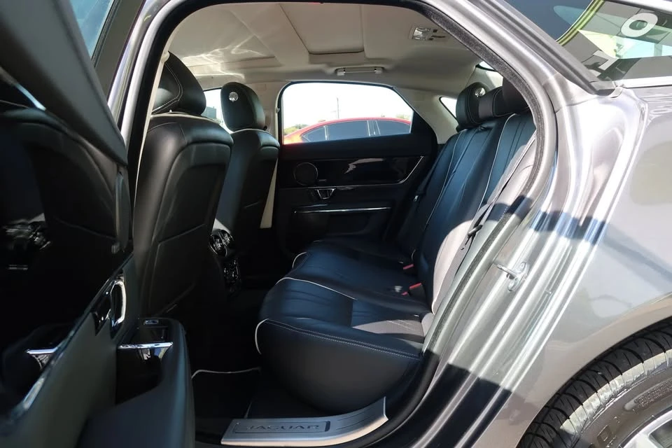2019 Jaguar X351 XJ - Image 16 of 20