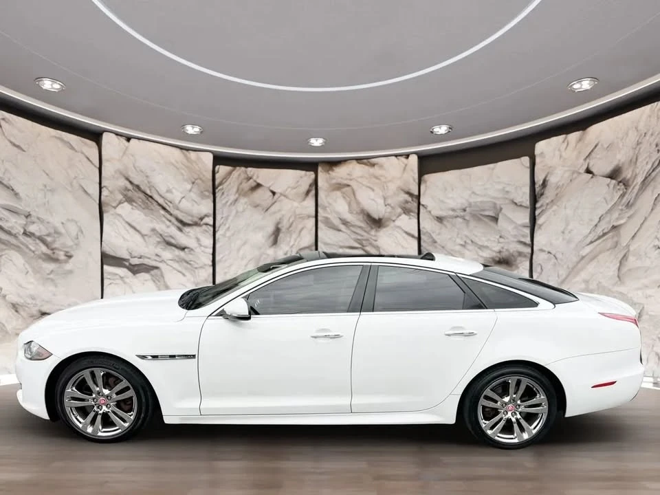 2019 Jaguar X351 XJ - Image 4 of 19