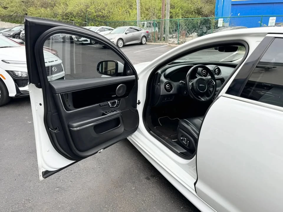 2019 Jaguar X351 XJ - Image 14 of 19