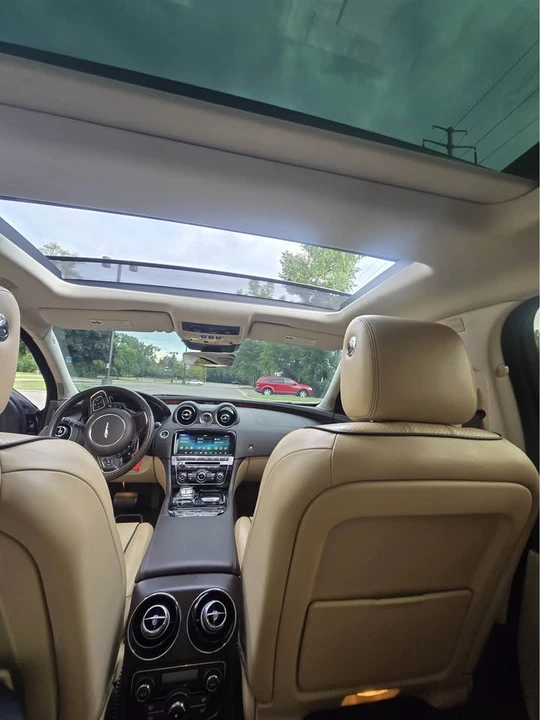 2019 Jaguar X351 XJ - Image 9 of 14